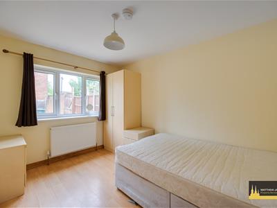 Lounge/ Bedroom